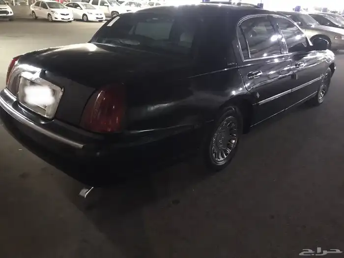 فودر لنكولن تاون كار 2000 اسود ملكي 3