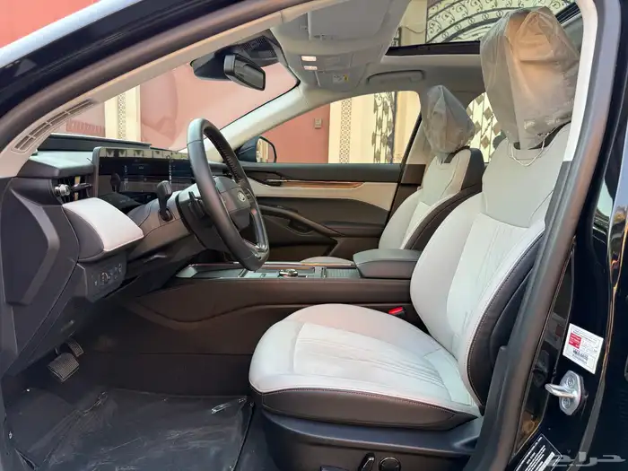 فورد تورس تيتانيوم فل كامل 2025 شبه جديد 25