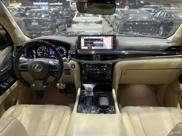 جيب لكزس ال اكس 570 موديل 2020 11