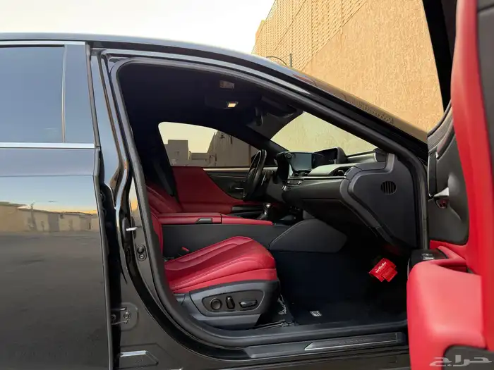 لكزس es350 F sport موديل 2021 36