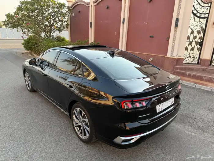 فورد تورس تيتانيوم فل كامل 2025 شبه جديد 10