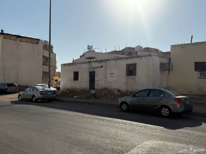 بيت شعبي للبيع على شارع تجاري 3