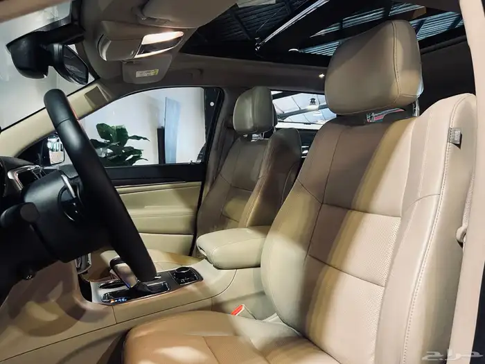 شيروكي 2017 لميتيد V8 بحاله ممتازه 6