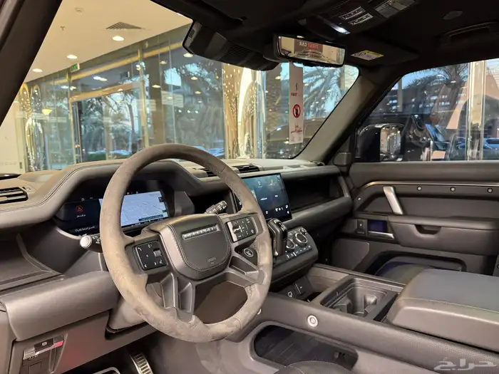 LAND ROVER DEFENDER 2023 V8 4