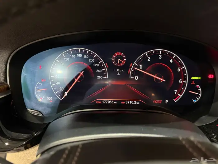 بي ام دبليو الفئة الخامسة 520i 2019 16