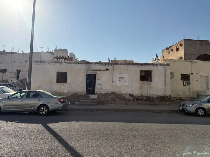 بيت شعبي للبيع على شارع تجاري 2