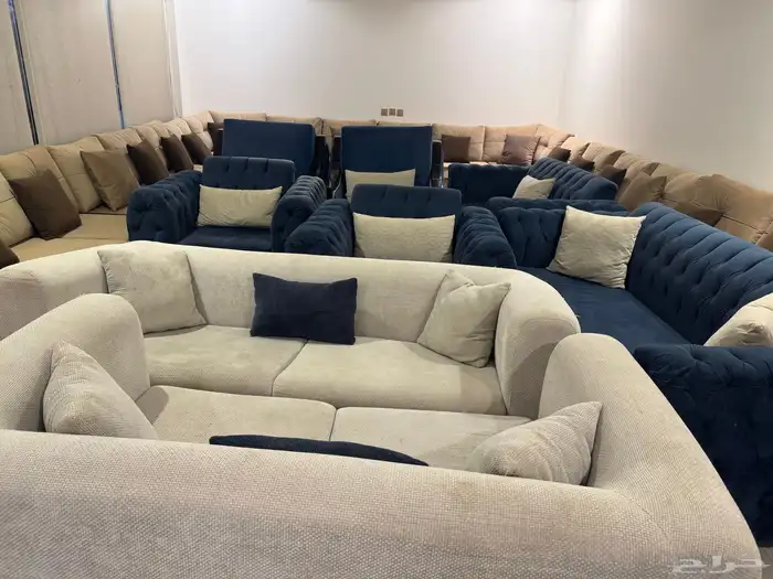 للبيع كنب شبه جديد 1