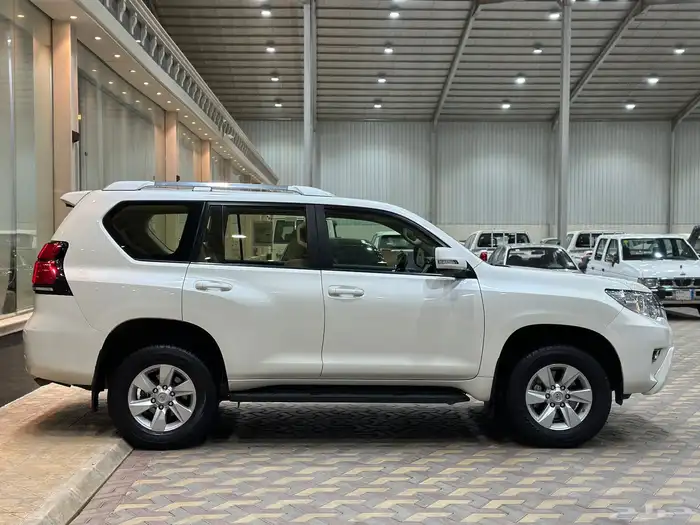 تويوتا برادو موديل 2022 سعودي 4سلندر 3