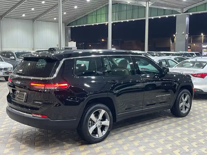 جيب جراند شيروكي 2021 - لمتيد لارج نظيف جدا 3