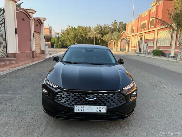 فورد تورس تيتانيوم فل كامل 2025 شبه جديد 9