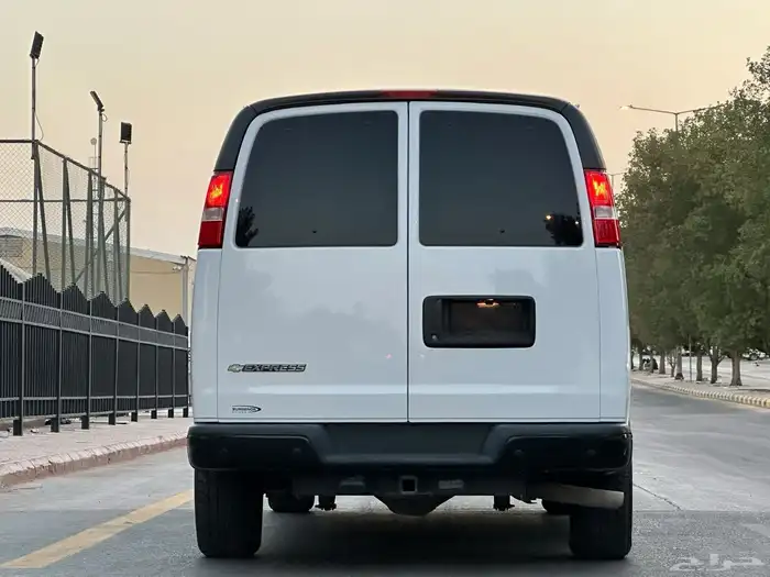 شفروليه إكسبرس موديل 2017 سعودي شاص طويل وزن 2500 فل 15