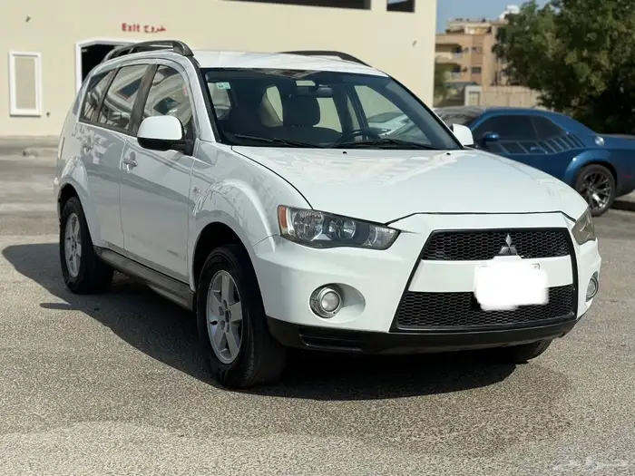 ميتسوبيشي اوتلاندر 2011 نضيف أربعه سلندر 5