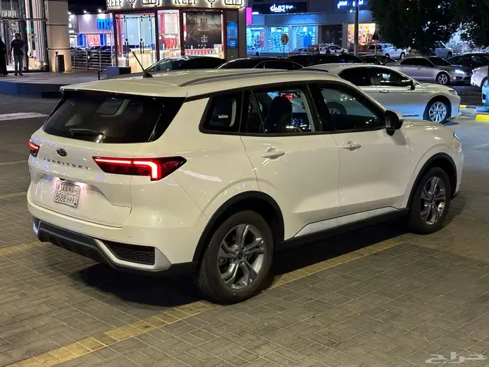 فورد تيريتوري 2023 ممشى قليل 4