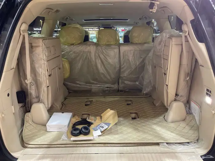 جيب لكزس ال اكس 570 موديل 2020 14