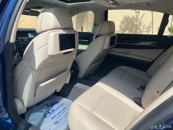 BMW740 2012 7