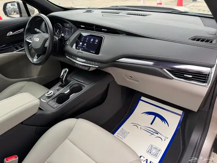 كاديلاك XT4 2023 عداد 15 الف على الضمان 11