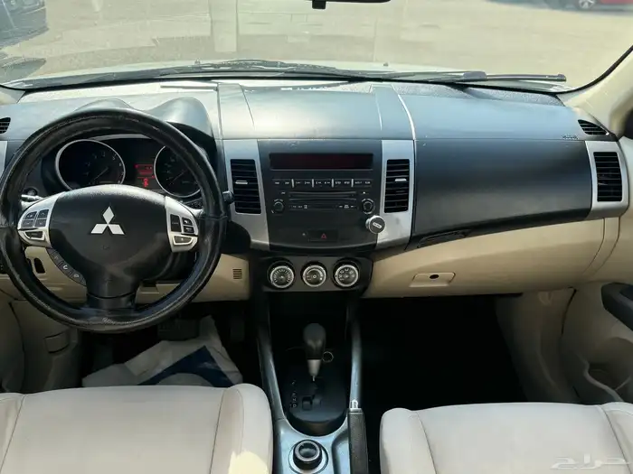 ميتسوبيشي اوتلاندر 2011 نضيف أربعه سلندر 15