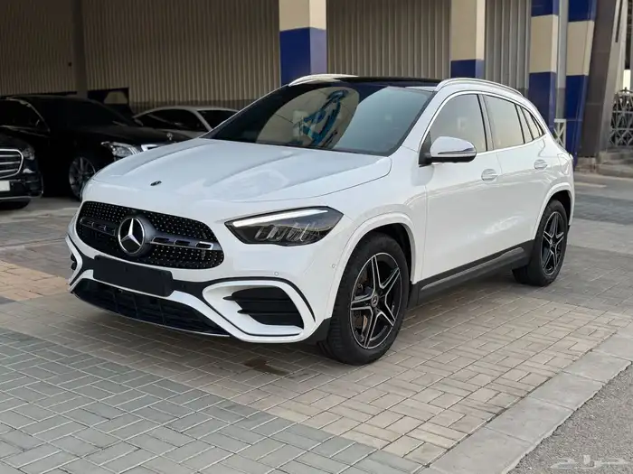 مرسيدس GLA200 2025 KIT AMG عداد 10 الاف 0