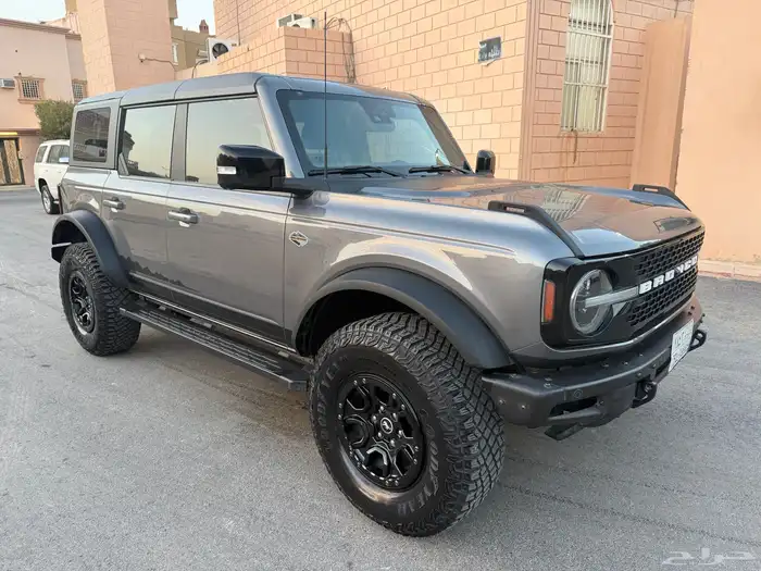 للبيع برونكو وايلد تراك 2021 سعودي بصيانات الوكالة 3