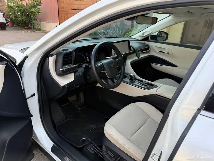 تويوتا كراون ماجستنا 2023 شبه جديد 12