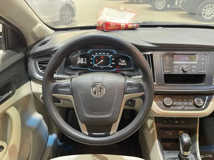 إم جي 360 موديل 2019 13