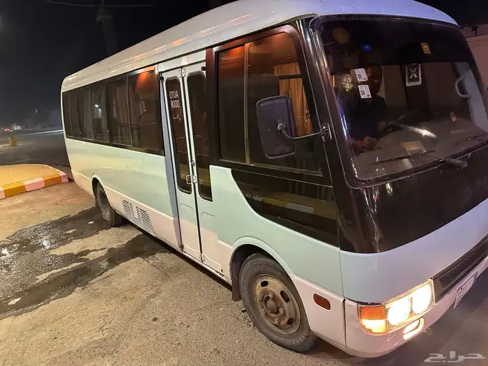 باص متسوبيشي روزا 17