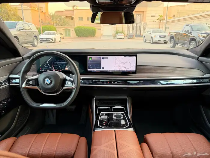 بي ام دبليو 740 Liاعلى فئة 2023 للبيع 23