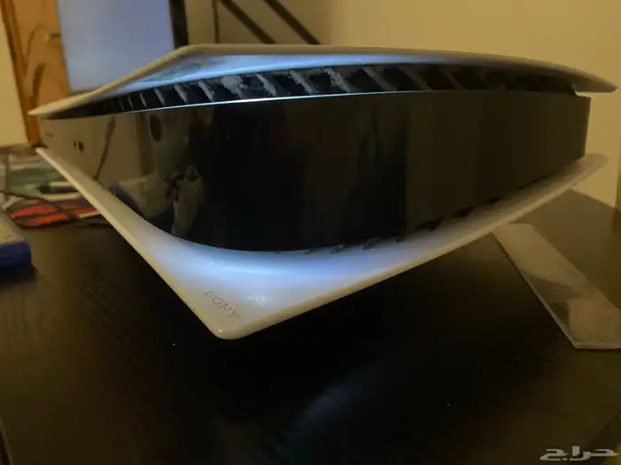 سوني 5 للبيع نضيف و فيه فورزا و Ark Riders بتلفيد6 و FC26 1