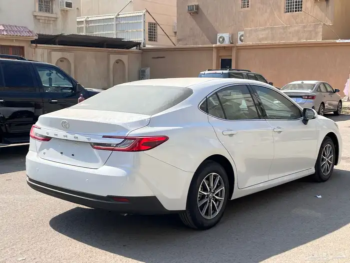 تويوتا كامري 2025 E بنزين زيرو عبداللطيف جميل اقل سعر 5