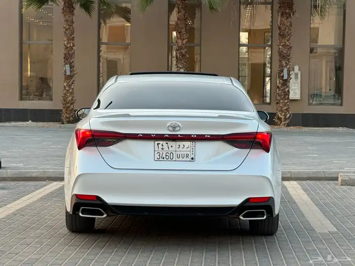 للبيع تويوتا افالون مديل 2022 3