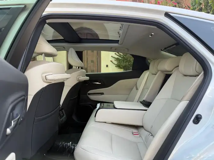 تويوتا كراون ماجستنا 2023 شبه جديد 13