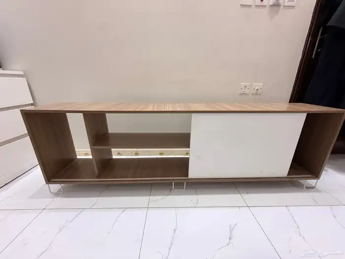 دولاب تلفزيون وكتب 1