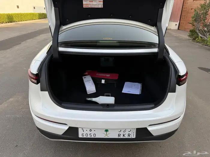 تويوتا كراون ماجستنا 2023 شبه جديد 27