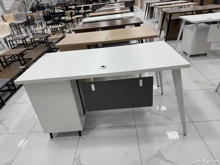 مكاتب ادراية فخمة جميع المقاسات 51