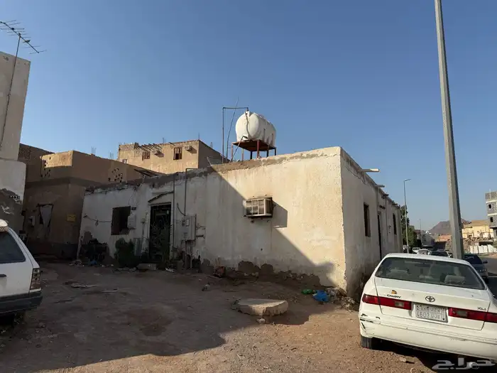 بيت شعبي للبيع على شارع تجاري 4