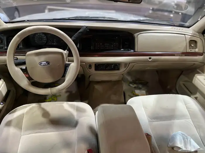 فورد فكتوريا 2011 23