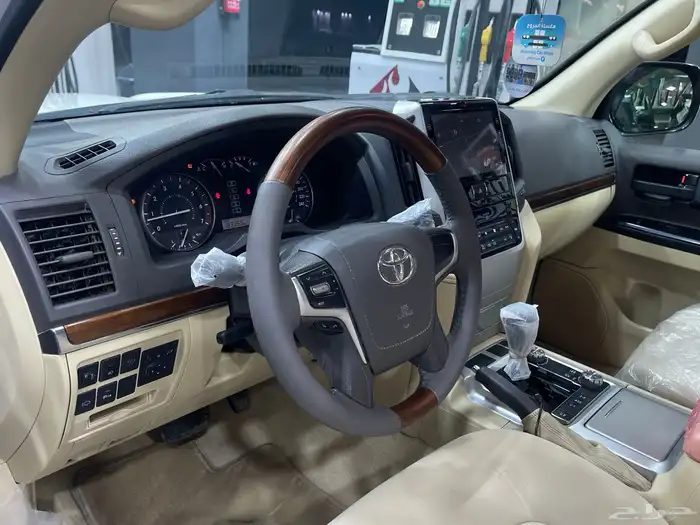 جيب لاندكروزر موديل 2017 وارد عبداللطيف جميل 10