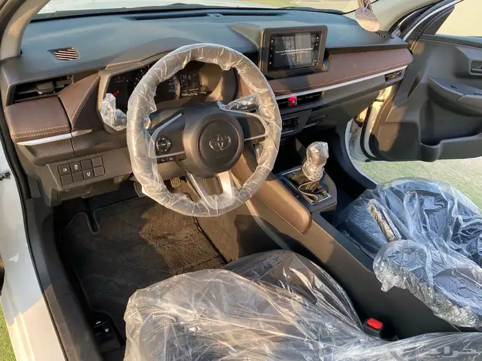 تويتا يارس2024 ممشي 11 الف y plus 12