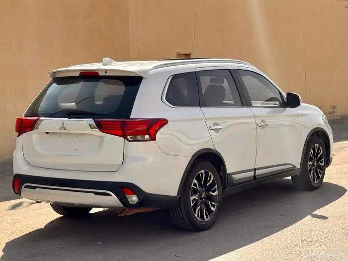 متسبيشي اوتلاندر فل كامل دبل 2021 6