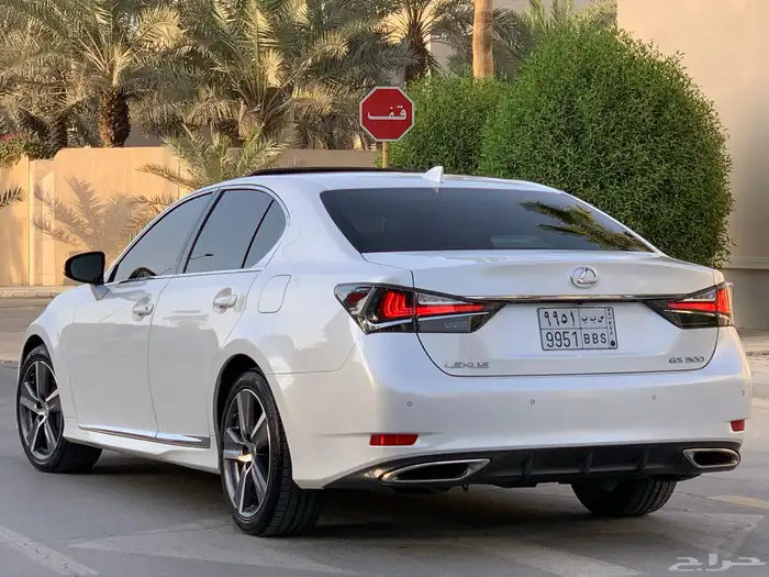 لكزس GS300 موديل 2018 بحالة الوكاله ممشى 26 الف 17