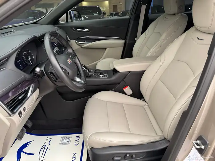 كاديلاك XT4 2023 عداد 15 الف على الضمان 5