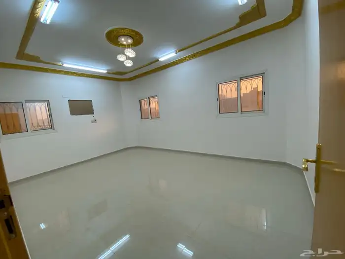 شقة بلاطة شبه جديدة للإيجار - حي العريسة الشمالي 2