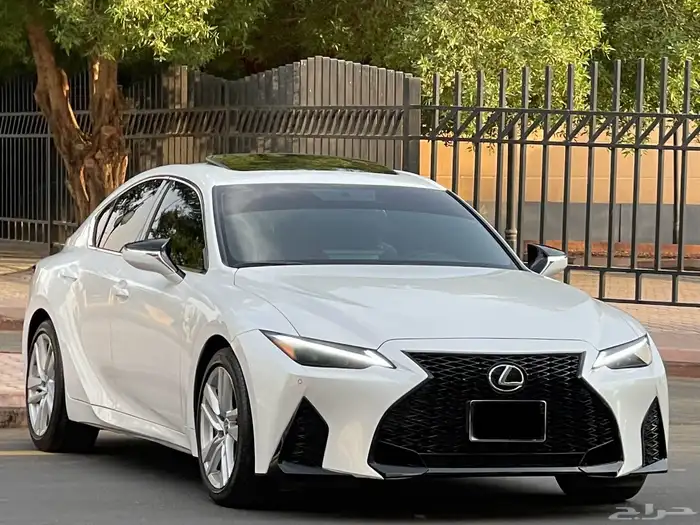 لكزس-IS300-2023(ممشي39الف) 1