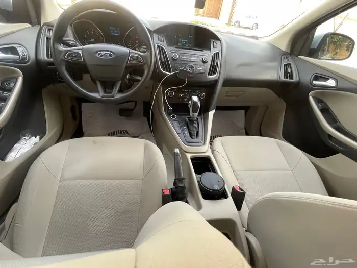 فورد فوكس نص فل 2016 بحالة ممتازة 11