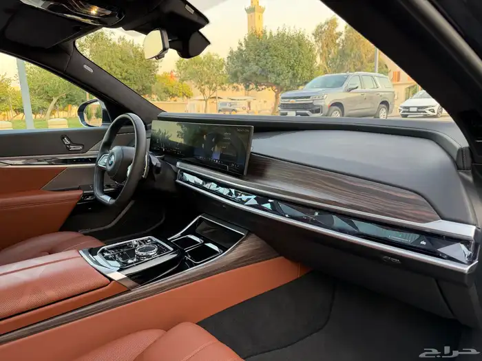 بي ام دبليو 740 Liاعلى فئة 2023 للبيع 22