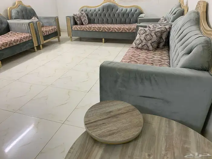 بيع كنب 11 نفر نظيف مستعمل لمدة شهور لايوجد به وصخ ولا شي 0