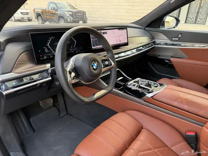 بي ام دبليو 740 Liاعلى فئة 2023 للبيع 12