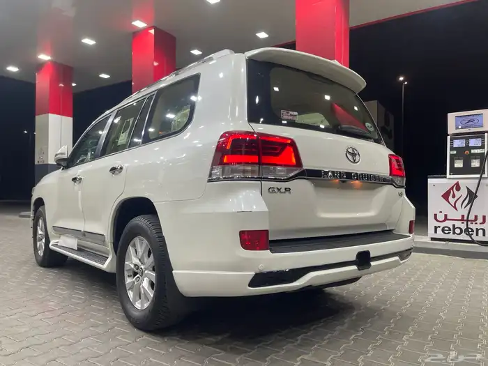 جيب لاندكروزر موديل 2017 وارد عبداللطيف جميل 34