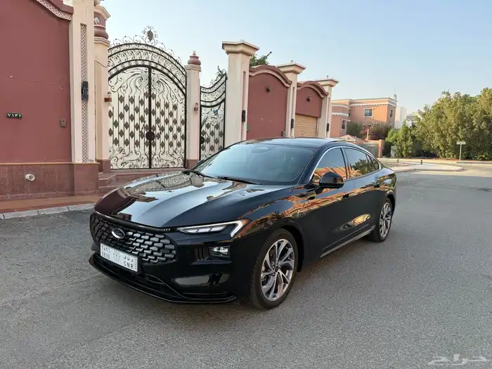 فورد تورس تيتانيوم فل كامل 2025 شبه جديد 1