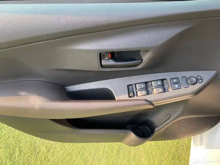 تويتا يارس2024 ممشي 11 الف y plus 24